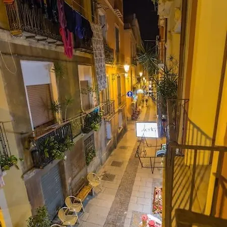 Via Napoli 68 *