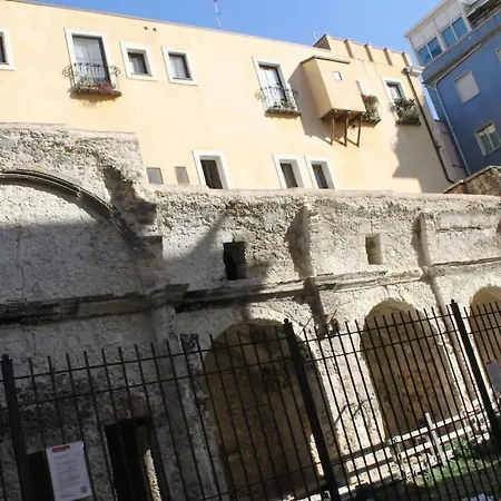 Via Napoli 68 *